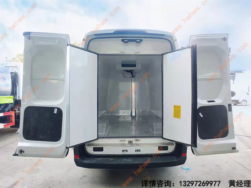 国六大通面包冷藏车
