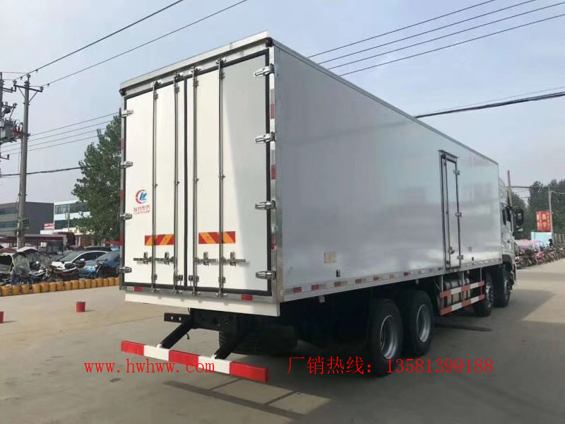 （厢长9.6米）东风天龙前四后八肉钩冷藏车