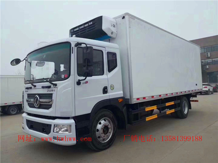 （厢长7.7米）东风D9冷藏车