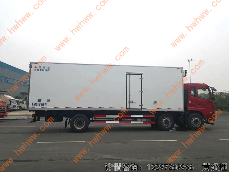 （厢长8.6米）东风天锦小三轴冷藏车