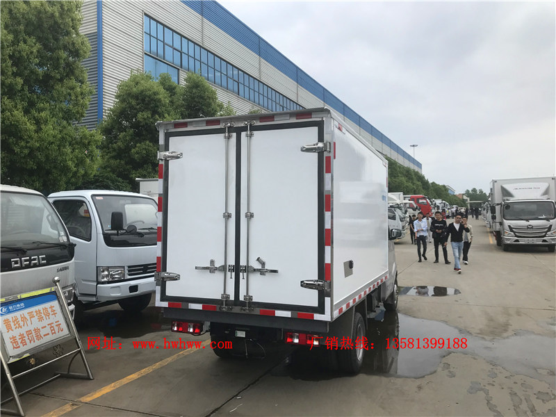 （厢长3米）长安后双轮冷藏车