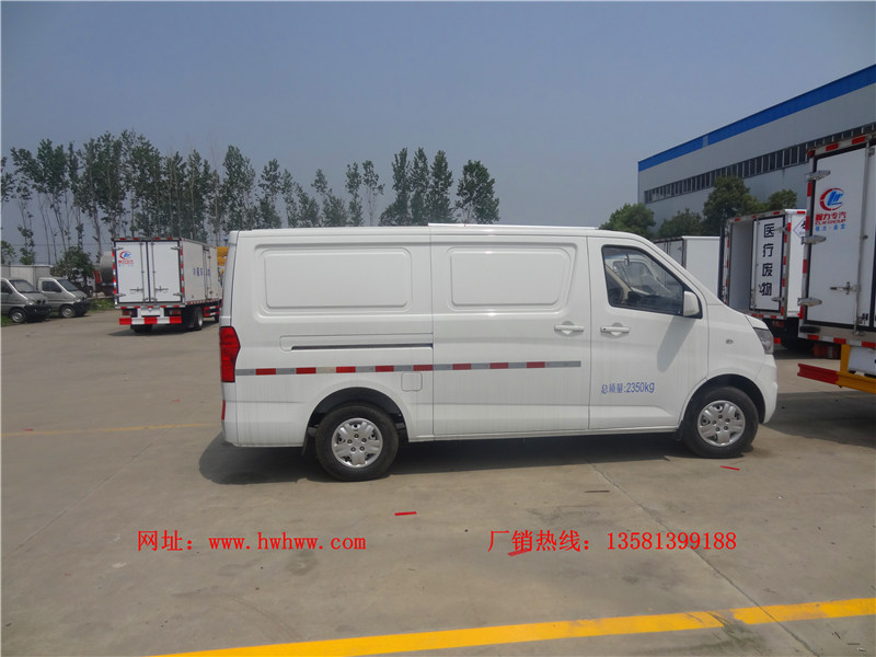 国六长安睿行面包冷藏车