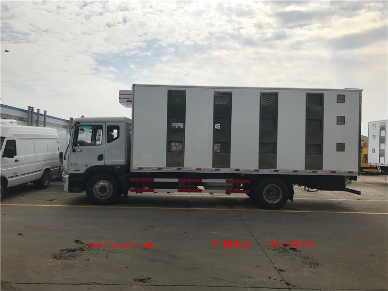 东风D9猪苗冷藏运输车
