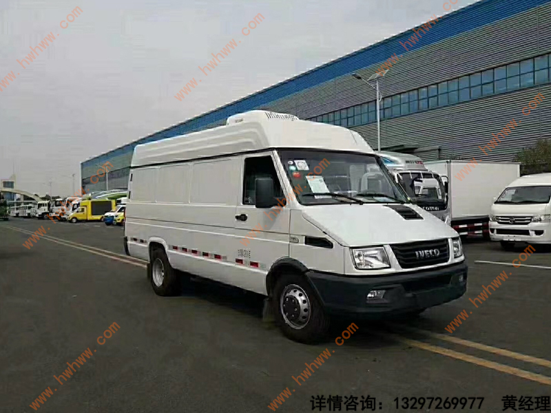 依维柯长轴距面包式冷藏车