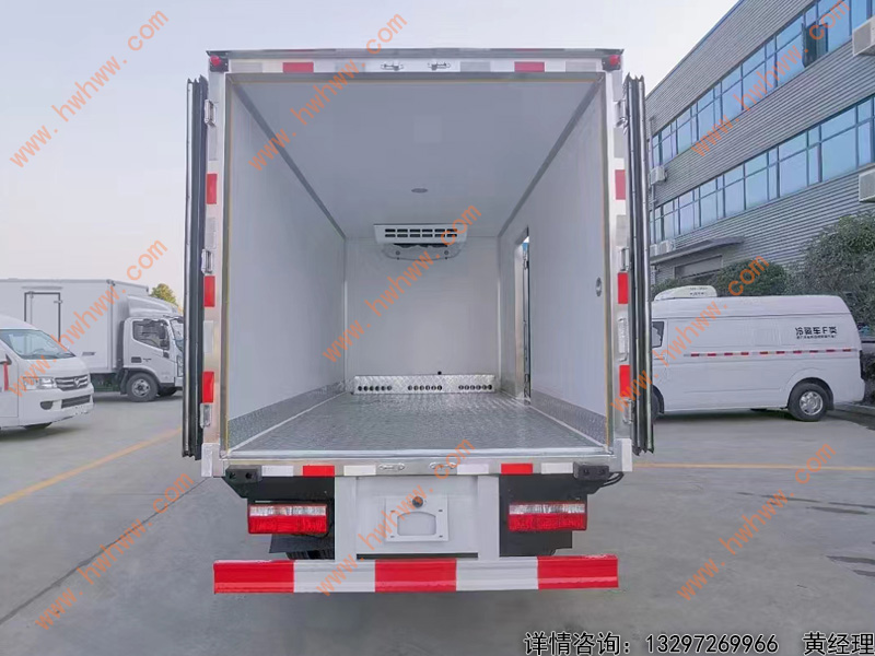 （厢长4米）东风小多利卡冷藏车